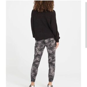 - Spanx Stretch Twill Cargo Jogger XS